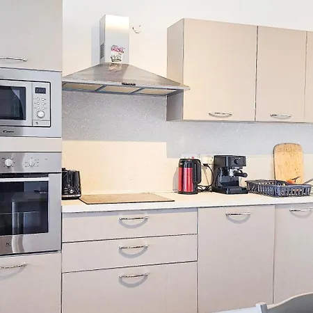 Front Seaview Bedrom Apartment *