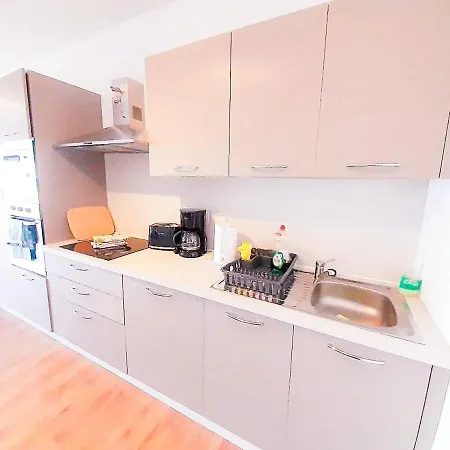 Apartment Front Seaview Bedrom *
